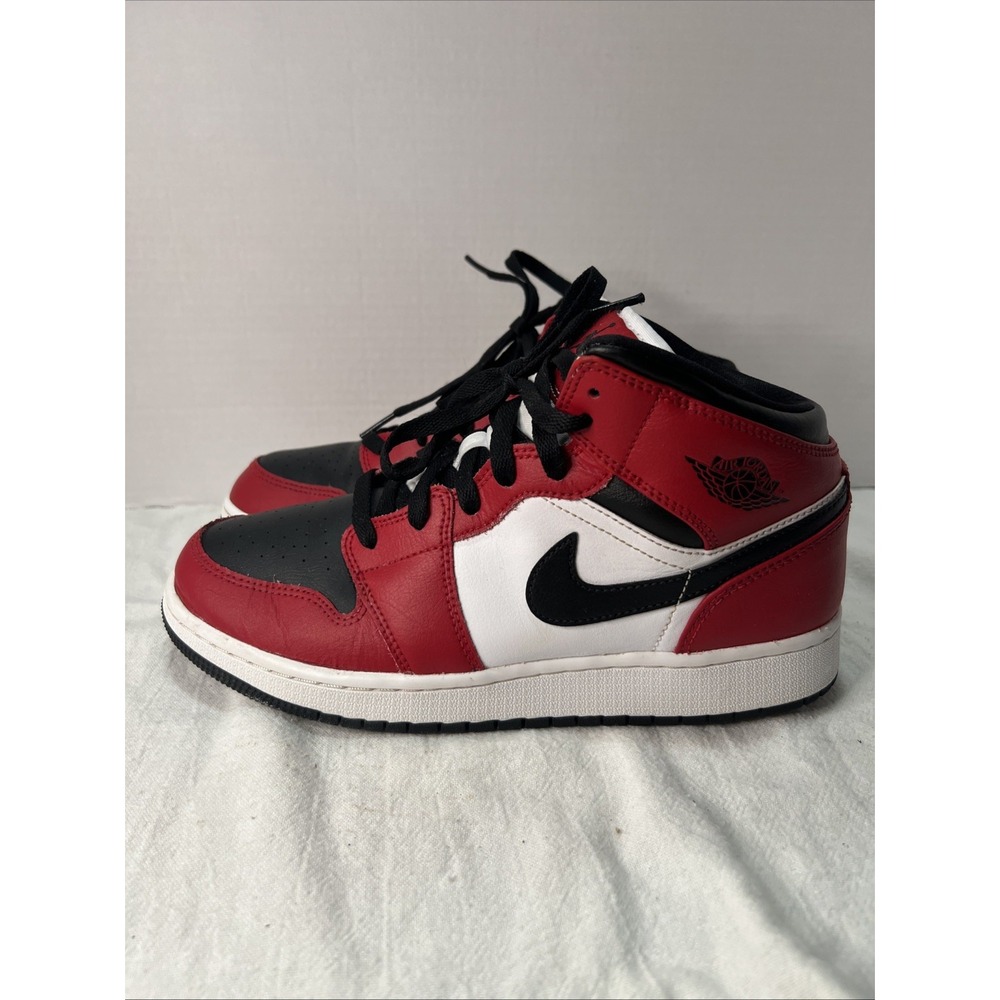 Nike Air Jordan Retro 1 Mid Chicago Red Black Toe Size 7Y 554725-069 Mens Youth